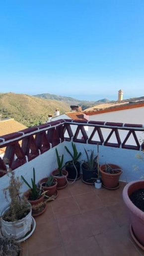 Atico con vistas mar y montaña Ojen
